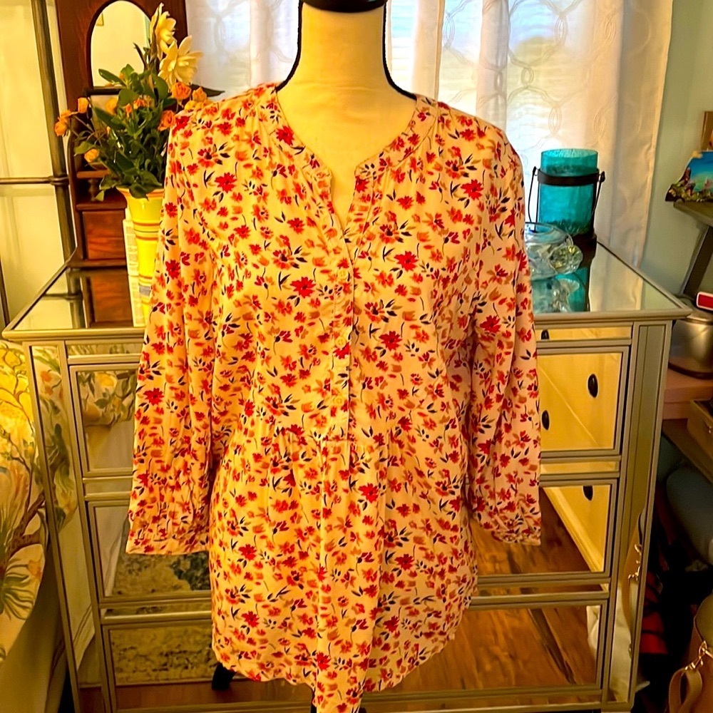 NWT BeachLunchLounge tunic. Size L. Autumn leaves print w dropped waist​